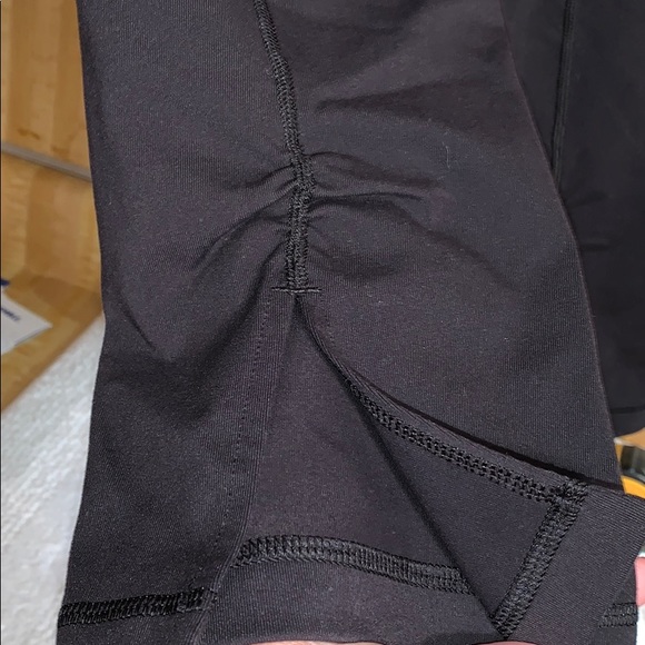 LNC Lululemon Size 2 leggings with blue/pink/purp - Picture 3 of 8